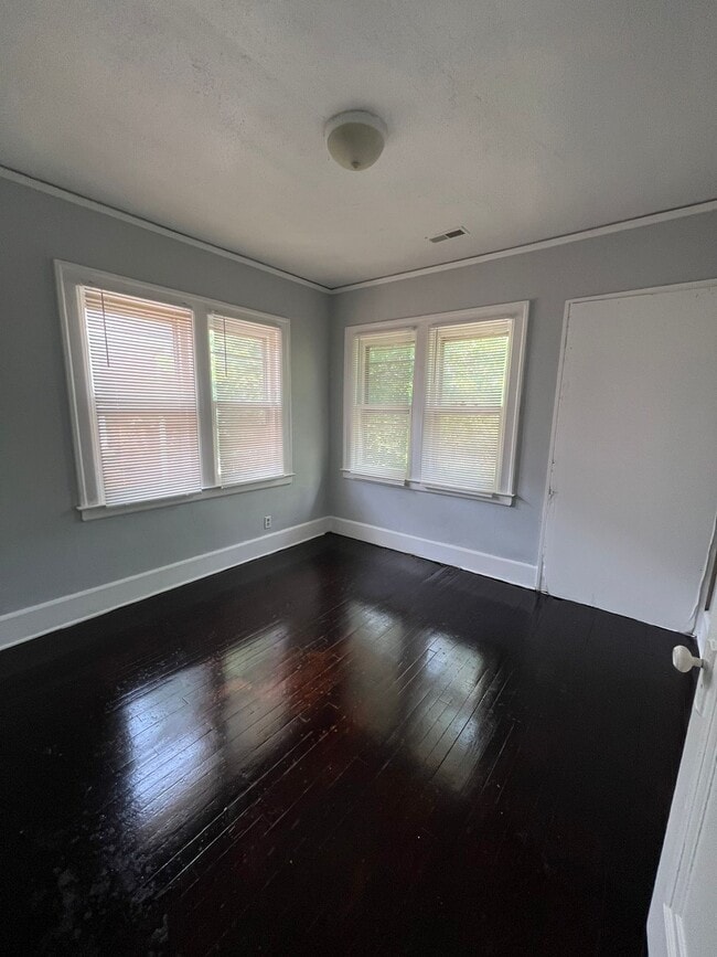 Building Photo - 3444 Bedford St