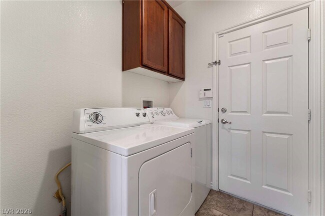 Building Photo - 3828 Kilgores Rocks Ave