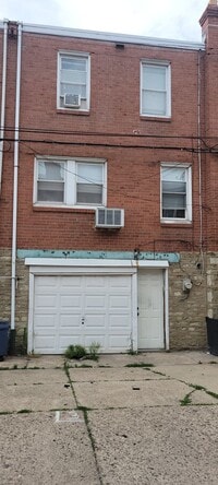 Building Photo - Large Home - Mayfair