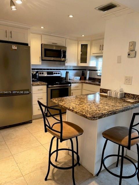 Building Photo - 311 S Hollybrook Dr