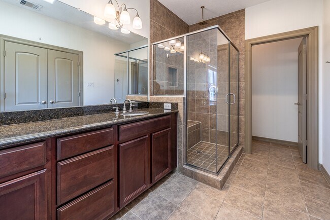 Building Photo - 10626 Clearview Villa Pl