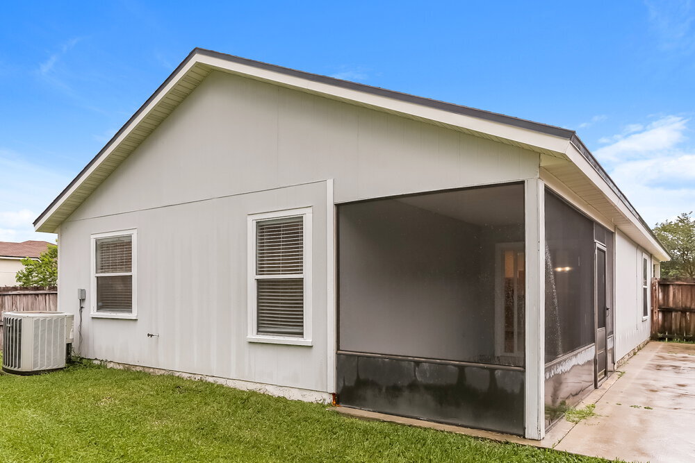 Building Photo - 1880 Pineta Cove Drive
