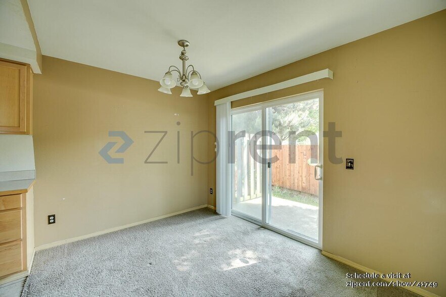 Building Photo - 936 24th St NE