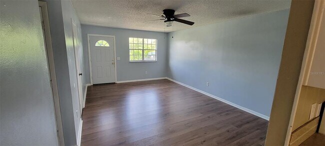 Building Photo - 1425 NE Old Mill Dr