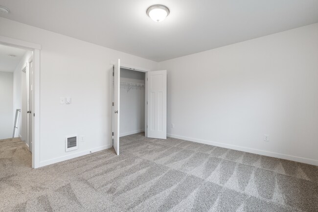 Building Photo - 2217 DeJong Dr