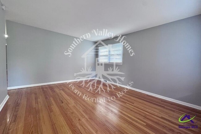 Building Photo - 305 Sparta St