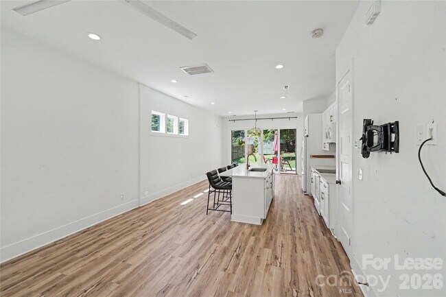 Building Photo - 1521 Walton Rd