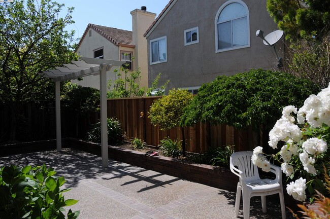 Building Photo - 275 Woodruff Way