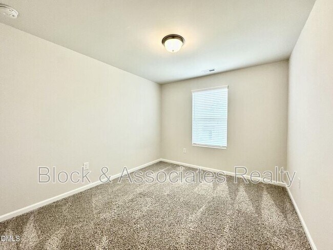 Building Photo - 104 Sweet Olive St