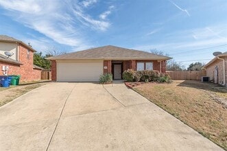 Building Photo - 6529 Graceland Dr