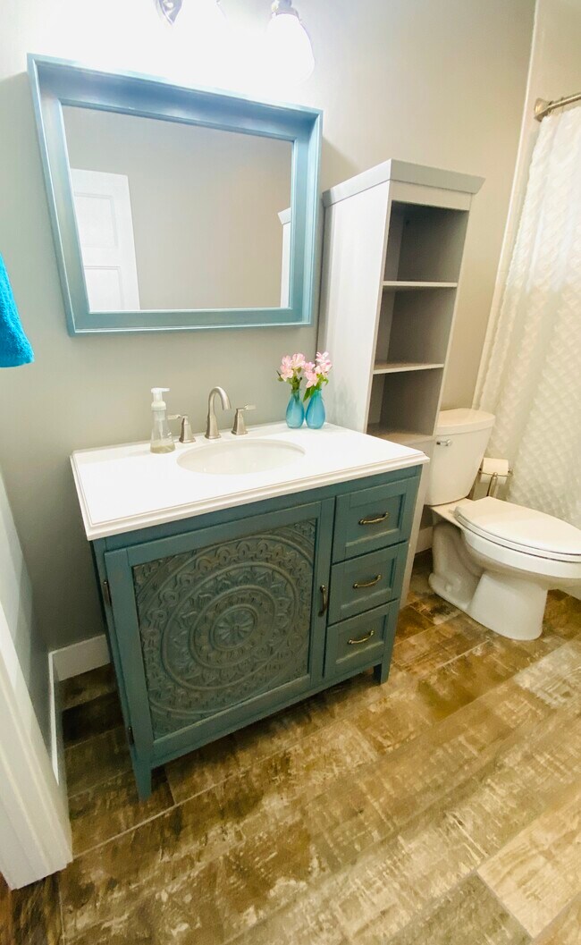 Bathroom 3 - 116 N Oak St