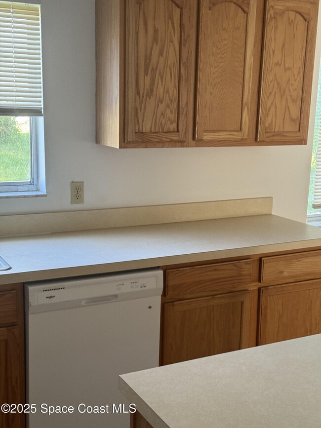 Building Photo - 1241 Cambo Ct NE