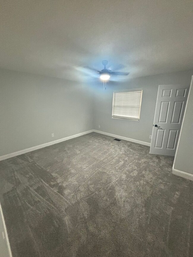 Building Photo - 3221 Summerhill Ln