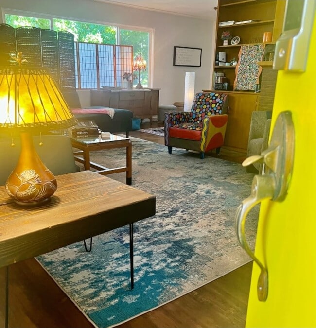 Building Photo - 1125 14th St NE