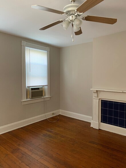 Building Photo - 2248 Flora St