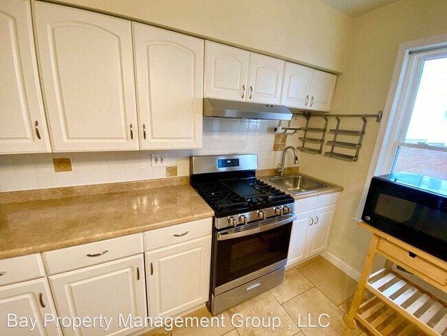 Building Photo - 2 br, 1.5 bath House - 305 S Lehigh St