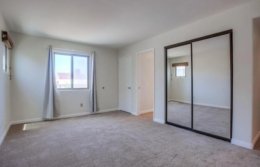 Building Photo - 803 El Carmel Pl