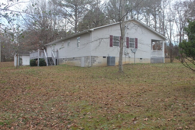 Building Photo - 190 Sheep Ranch Rd SE