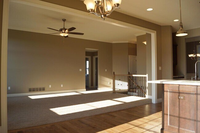Building Photo - 1923 Lasso Cir