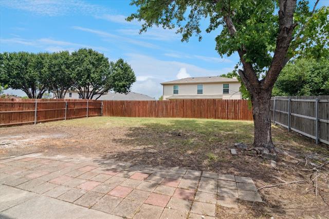 Building Photo - 2309 Maple Dr