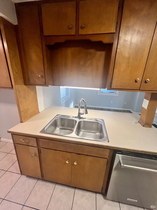 Building Photo - 1011 Merritt St