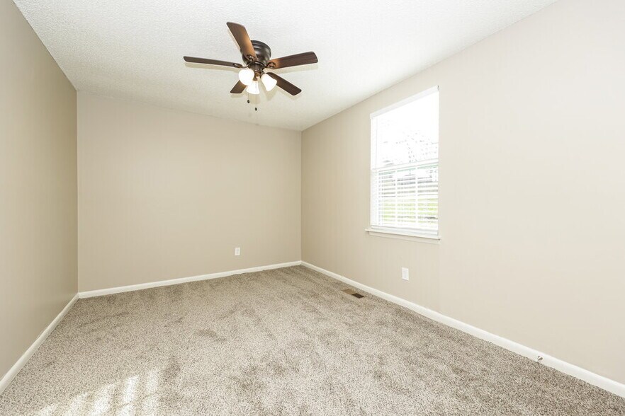 Building Photo - 111 Ridgeview Ct