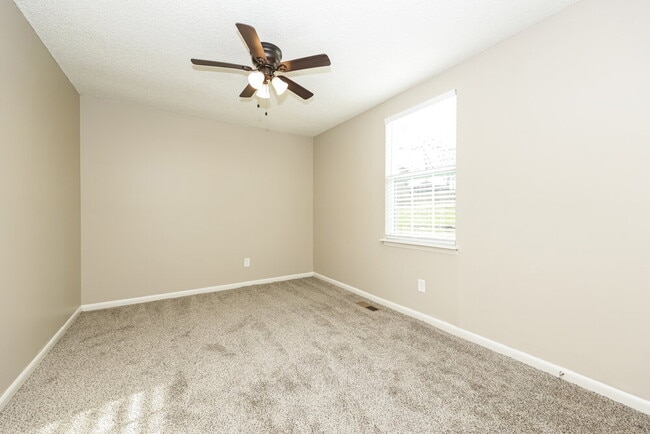 Building Photo - 111 Ridgeview Ct