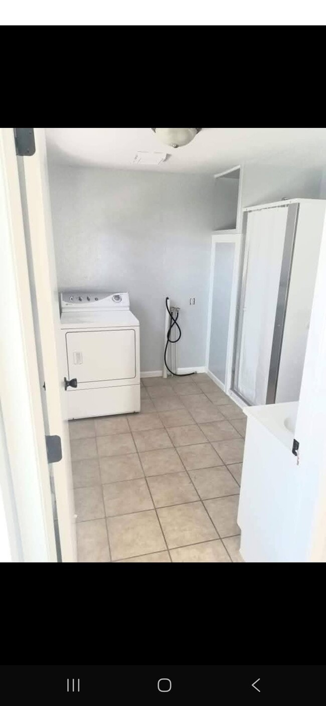 Building Photo - 400 W Main Ave