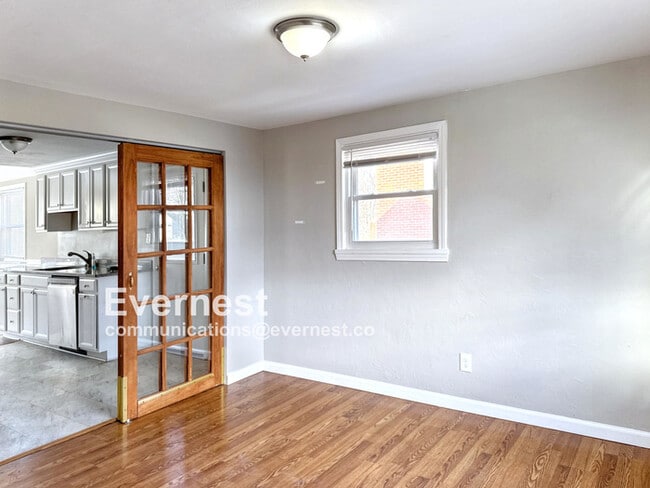 Building Photo - 3216 Elderwood Dr