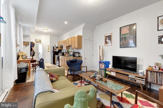 Building Photo - 2010 E York St