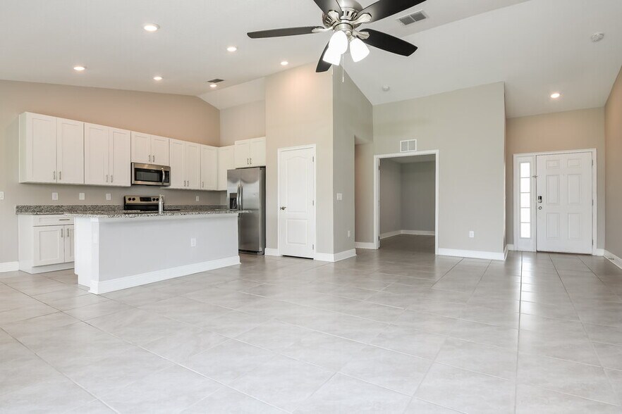 Building Photo - 412 Bloomfield Dr