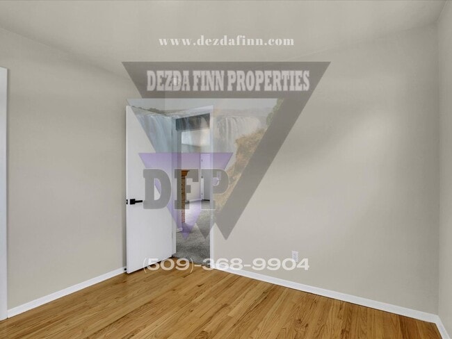 Building Photo - 1406-1408 S Cedar St