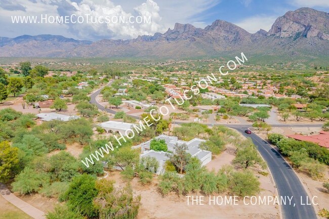 Building Photo - Oro Valley Country Club Golf Course Estate