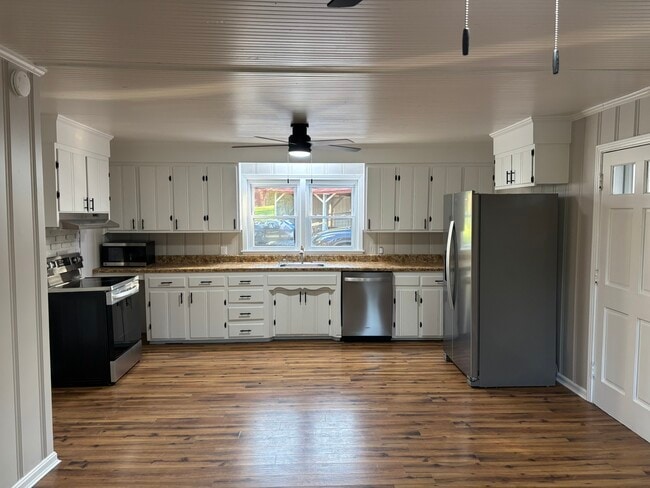 Building Photo - 10535 Hwy 231