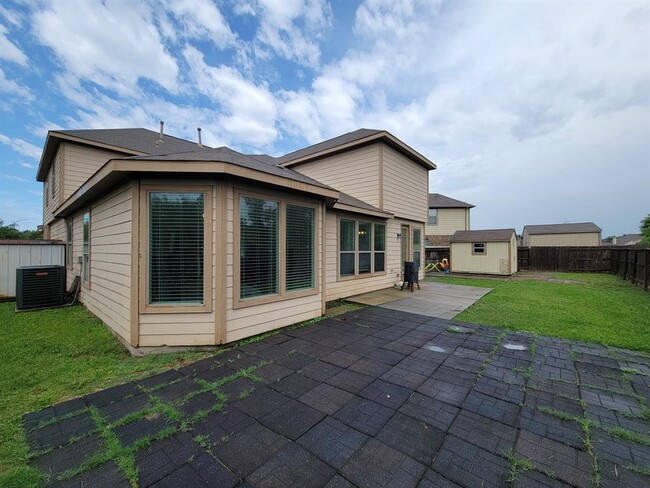 Building Photo - 5046 Longlane Dr