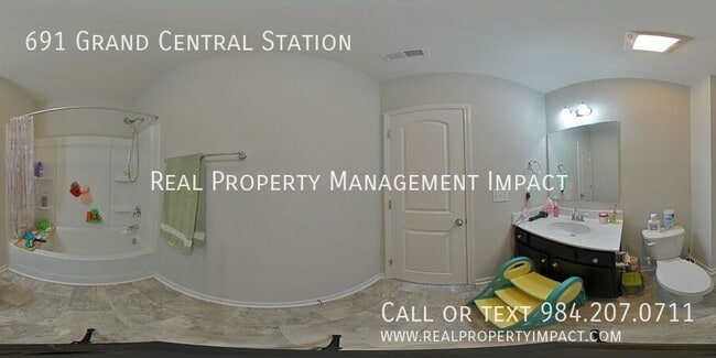 Building Photo - 691 Grand Central Sta