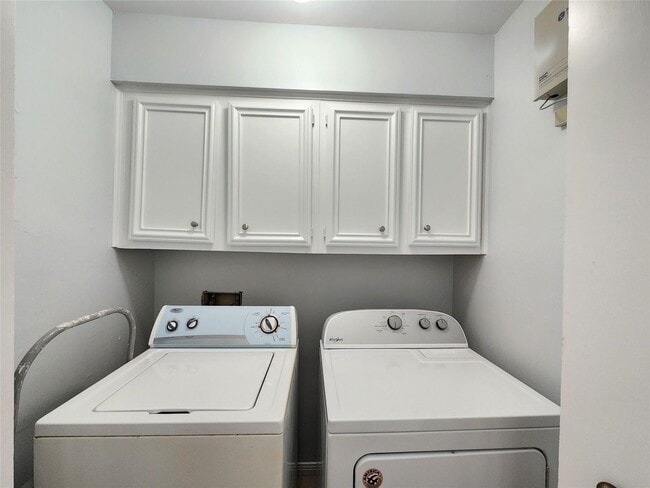 Building Photo - 8534 Dawnridge Dr