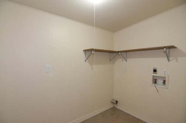 Building Photo - 182 Patten Dr