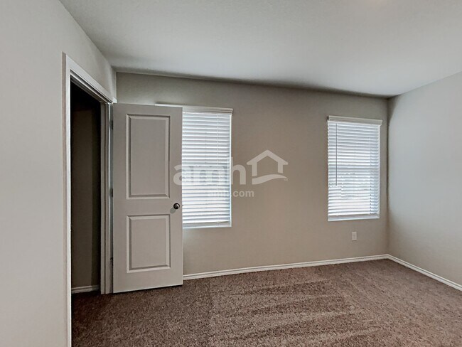 Building Photo - 10039 Braun Crst