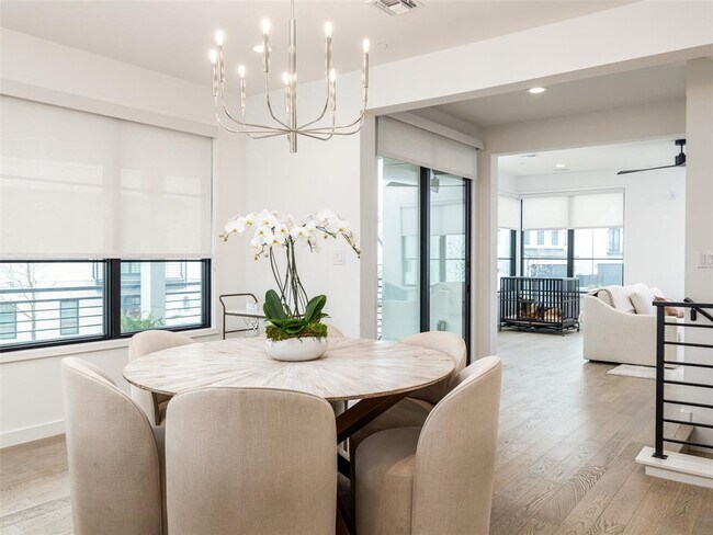 Building Photo - 800 Emilia Ct