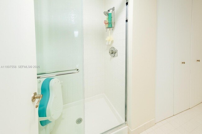 Building Photo - 3610 Yacht Club Dr