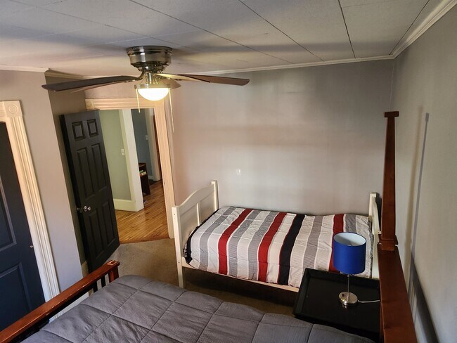 Building Photo - 663 Hevey St