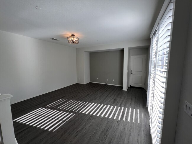 Building Photo - 8090 Cornwall Ct