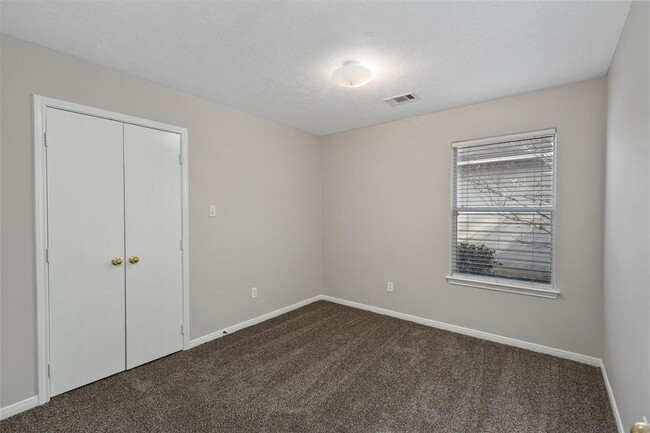 Building Photo - 16302 Many Trees Ln