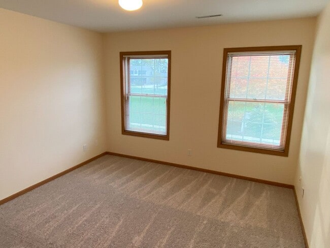 Building Photo - 2604 Stange Rd