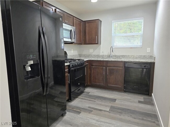 Building Photo - 1888 Molly Meadows St