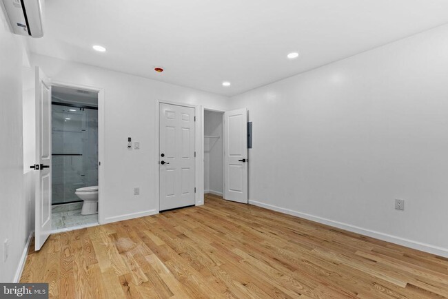 Building Photo - 1223 Spruce St