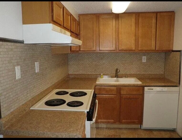 Building Photo - 277 Grandview Ave
