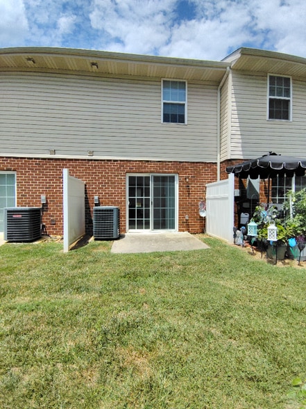 Building Photo - 74 Ferguson Dr