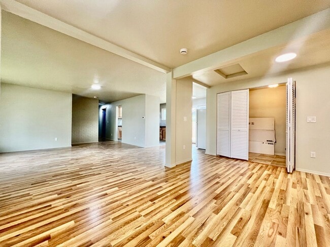 Building Photo - 2020 SE 154th Ave